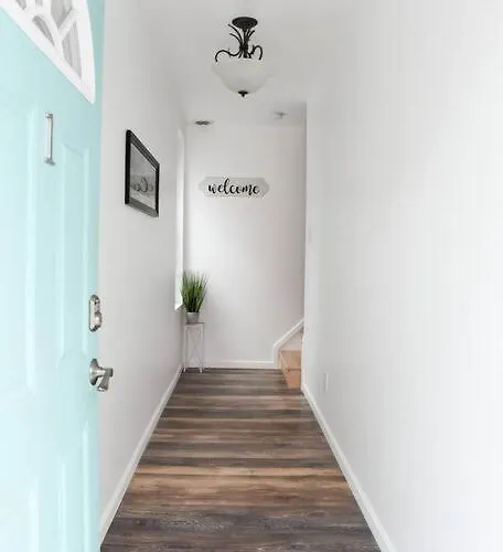 Beautiful Home-walkable Area W Parking Apartment Pittsburgh