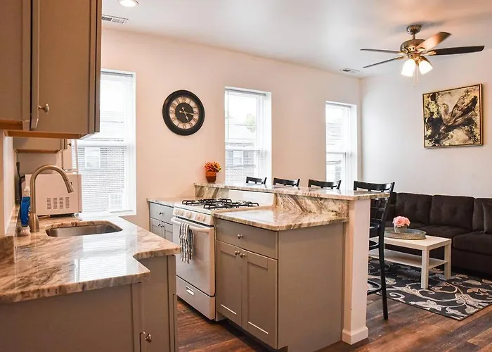 Apartment Beautiful Home-walkable Area W Parking Pittsburgh