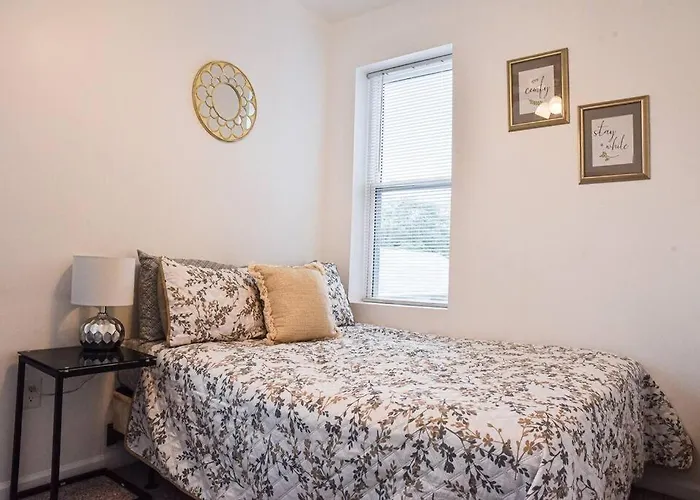 Beautiful Home-walkable Area W Parking Pittsburgh